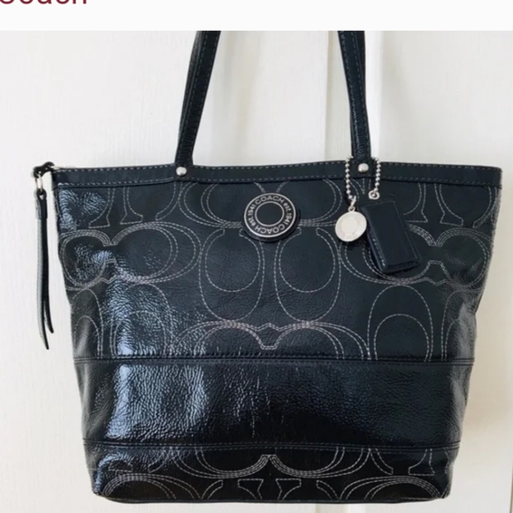 Black Signature Stitched Patent Leather Shoulder Bag F19198 - Picture 2 of 10